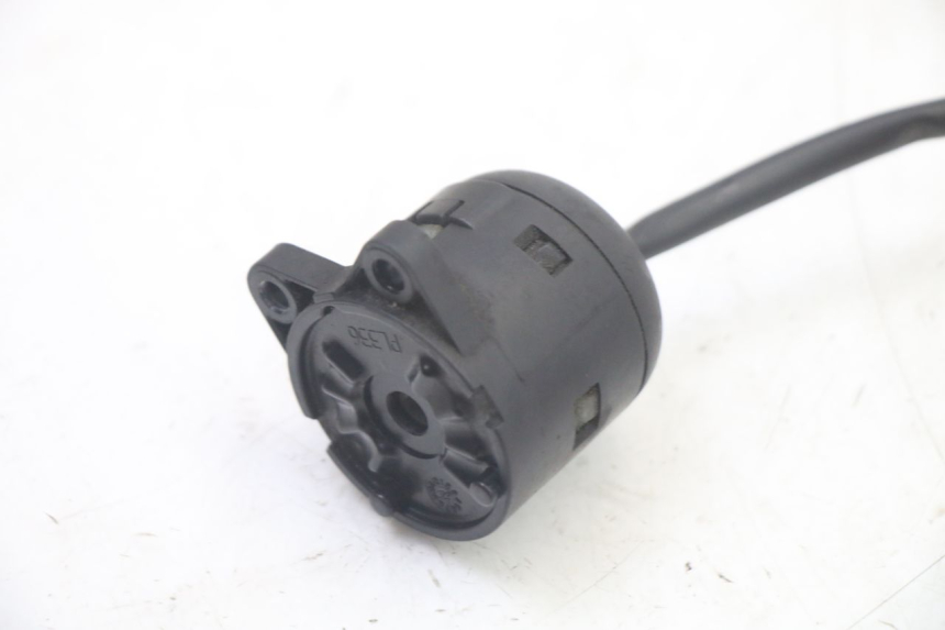 photo de INTERRUPTOR DE IGNIÇÃO APRILIA SCARABEO GT TOURING 125 (1999 - 2005) - Zoom do estado de desgaste