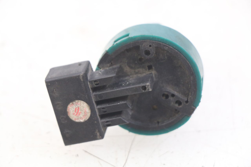 photo de INTERRUPTOR DE IGNIÇÃO APRILIA SR 2T 50 (2012 - 2017) - Zoom do estado de desgaste