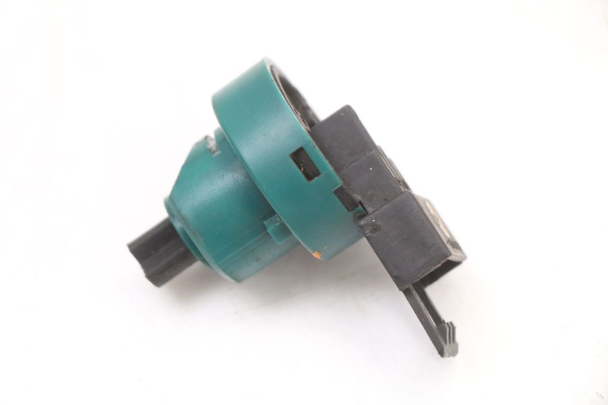 photo de INTERRUPTOR DE IGNIÇÃO APRILIA SR 2T 50 (2018 - 2022) - Zoom do estado de desgaste