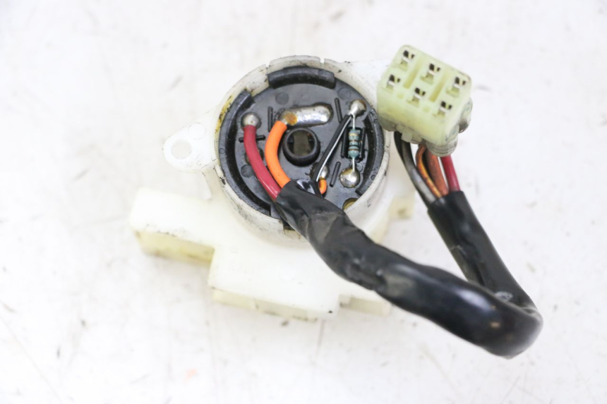 photo de INTERRUPTOR DE IGNIÇÃO SUZUKI BURGMAN 125 (2015 - 2017) - Zoom do estado de desgaste