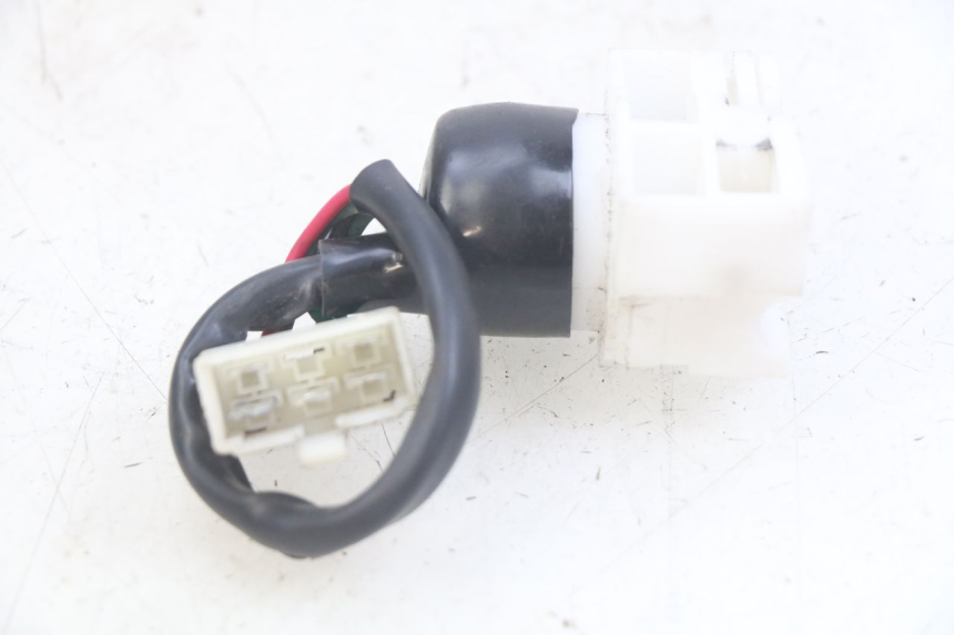 photo de INTERRUPTOR DE IGNIÇÃO PEUGEOT TWEET 4T 50 (2018 - 2022) - Zoom do estado de desgaste