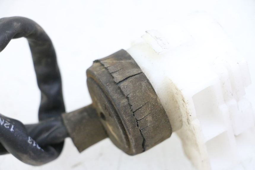 photo de INTERRUPTOR DE IGNIÇÃO PEUGEOT TWEET 4T 50 (2014 - 2019) - Zoom do estado de desgaste