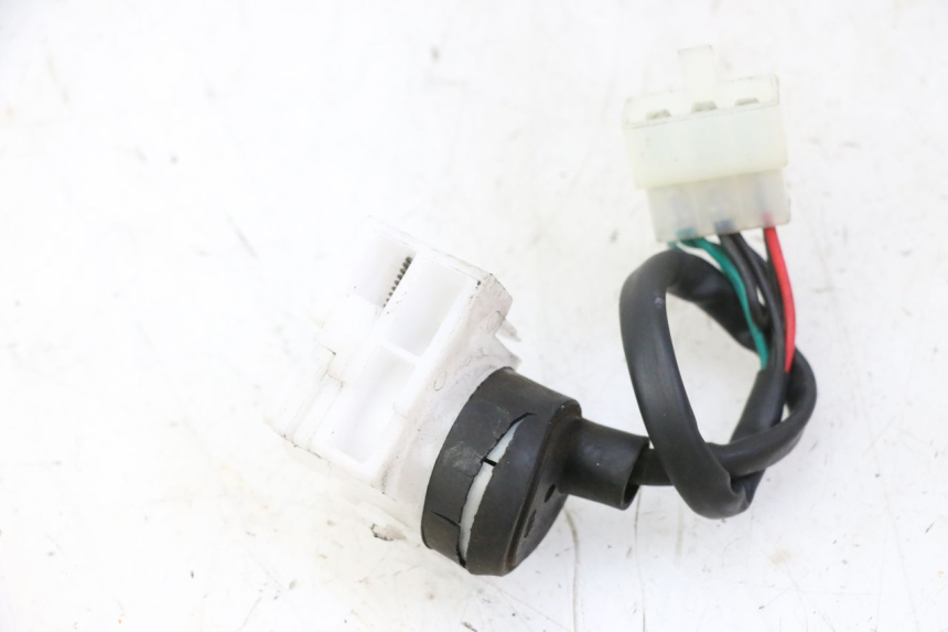 photo de INTERRUPTOR DE IGNIÇÃO PEUGEOT TWEET 4T 50 (2018 - 2022) - Outro ângulo de visão