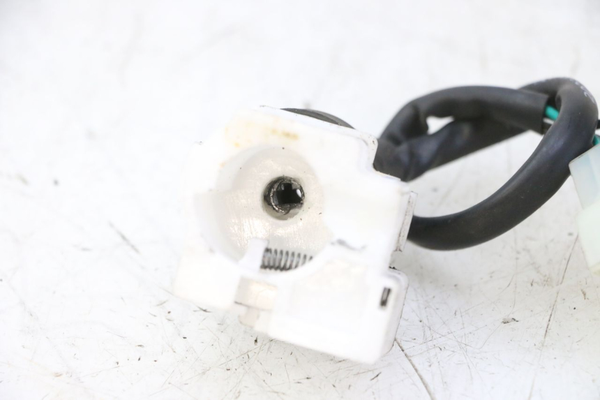 photo de INTERRUPTOR DE IGNIÇÃO PEUGEOT TWEET 4T 50 (2018 - 2022) - Pontos de fixação