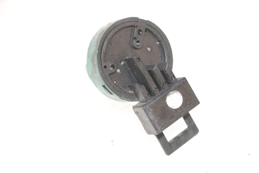 photo de INTERRUPTOR DE IGNIÇÃO PIAGGIO VESPA LX 2T 50 (2005 - 2013) - Zoom do estado de desgaste