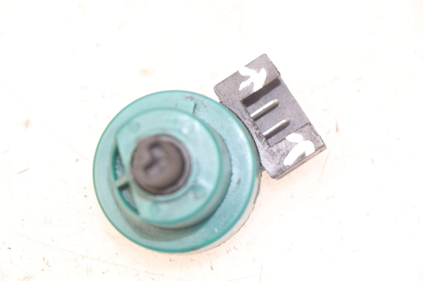photo de INTERRUPTOR DE IGNIÇÃO PIAGGIO VESPA LXV 125 (2006 - 2009) - Vista principal