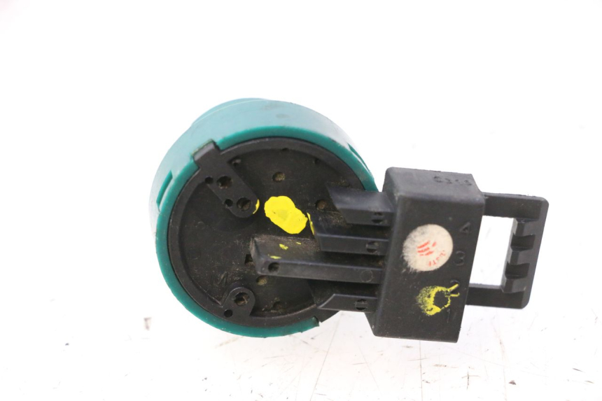 photo de INTERRUPTOR DE IGNIÇÃO PIAGGIO VESPA PRIMAVERA 2T 50 (2013 - 2018) - Detalhe da peça