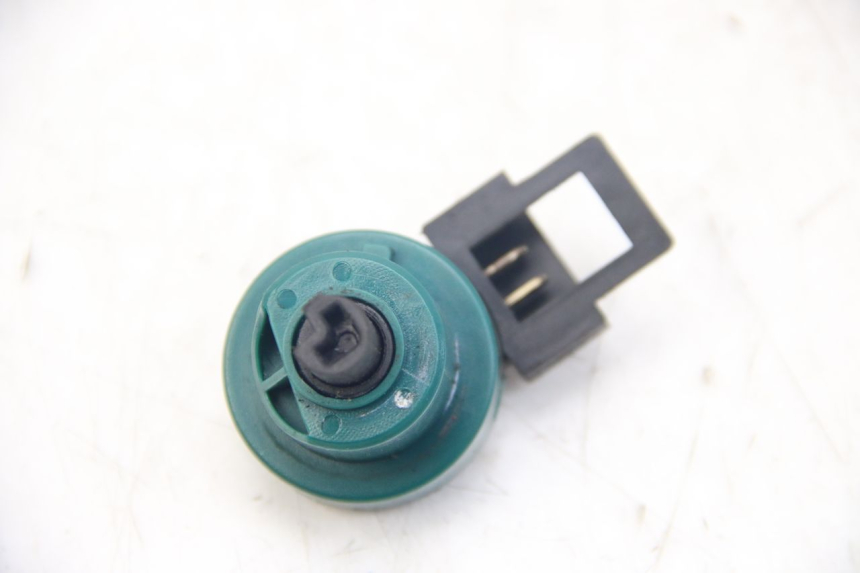 photo de INTERRUPTOR DE IGNIÇÃO PIAGGIO VESPA S 2T 50 (2007 - 2014) - Detalhe da peça