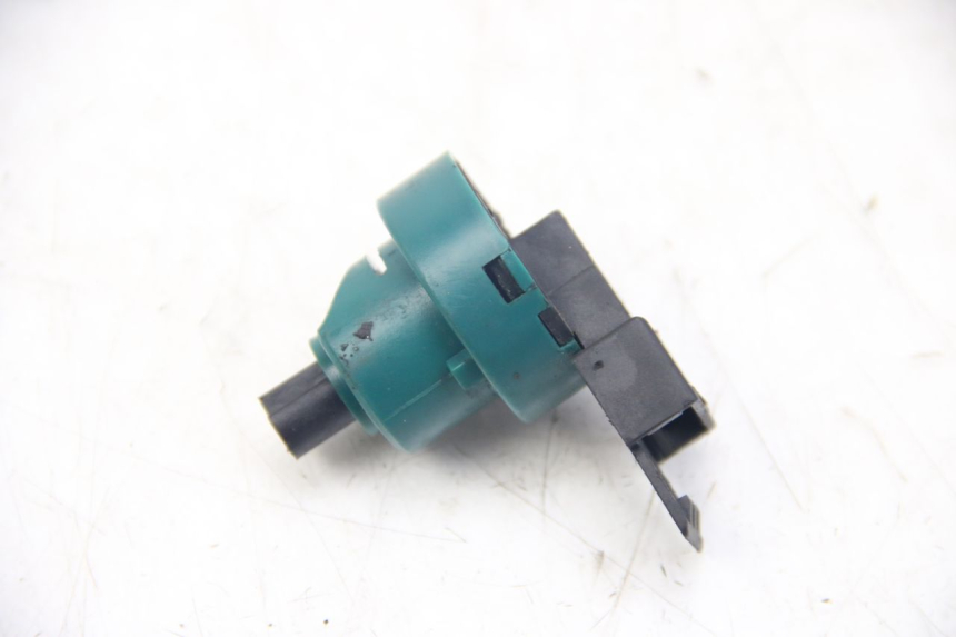 photo de INTERRUPTOR DE IGNIÇÃO PIAGGIO VESPA S 2T 50 (2007 - 2014) - Ampliação técnica