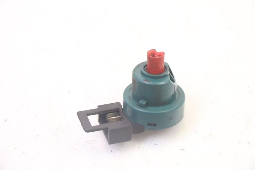 photo de INTERRUPTOR DE IGNIÇÃO PIAGGIO VESPA S 2T 50 (2007 - 2014) - Zoom do estado de desgaste
