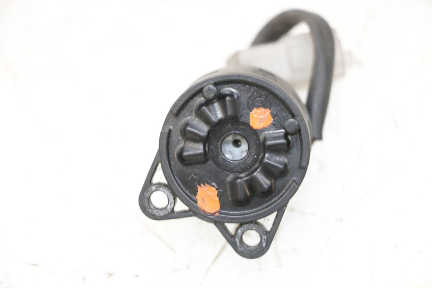 photo de INTERRUPTOR DE IGNIÇÃO YAMAHA XMAX X-MAX 125 (2006 - 2009) - Zoom do estado de desgaste