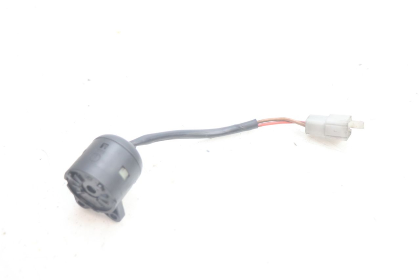 photo de INTERRUPTOR DE IGNIÇÃO YAMAHA XMAX X-MAX 125 (2006 - 2009) - Zoom do estado de desgaste