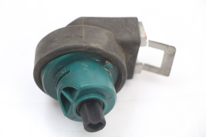 photo de INTERRUPTOR DE IGNIÇÃO PIAGGIO X10 125 (2012 - 2017) - Detalhe da peça