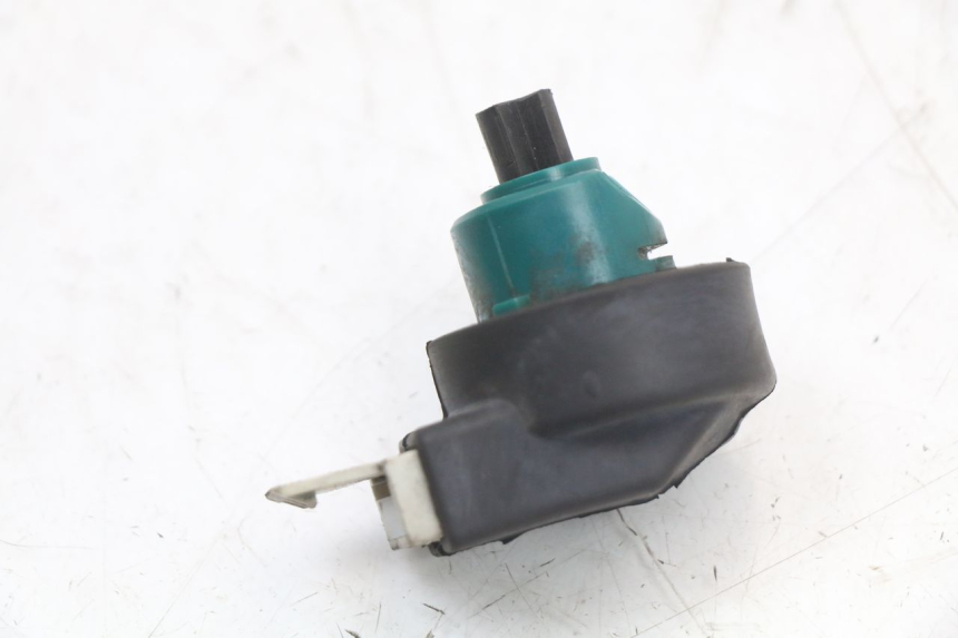 photo de INTERRUPTOR DE IGNIÇÃO PIAGGIO X10 125 (2012 - 2017) - Zoom do estado de desgaste