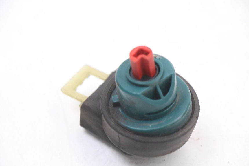 photo de INTERRUPTOR DE IGNIÇÃO PIAGGIO X8 125 (2004 - 2007) - Detalhe da peça