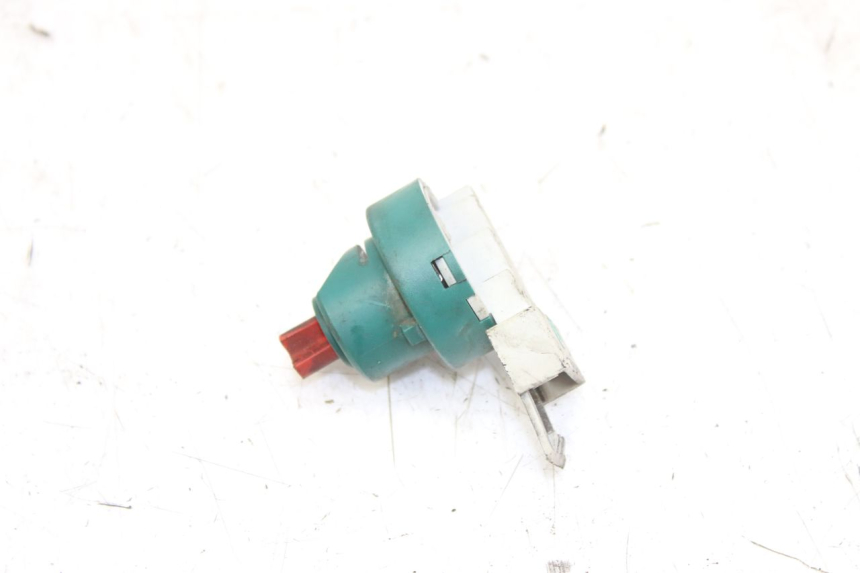 photo de INTERRUPTOR DE IGNIÇÃO PIAGGIO X9 EVOLUTION 250 (2003 - 2007) - Zoom do estado de desgaste