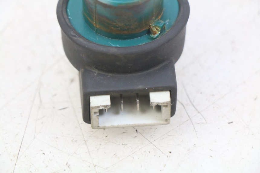 photo de INTERRUPTOR DE IGNIÇÃO PIAGGIO XEVO - X EVO 125 (2007 - 2017) - Outro ângulo de visão