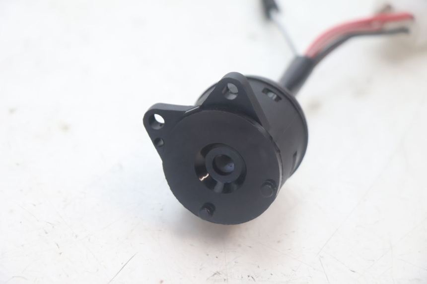 photo de INTERRUPTOR DE IGNIÇÃO YAMAHA YP MAJESTY 125 (2007 - 2010) - Detalhe da peça