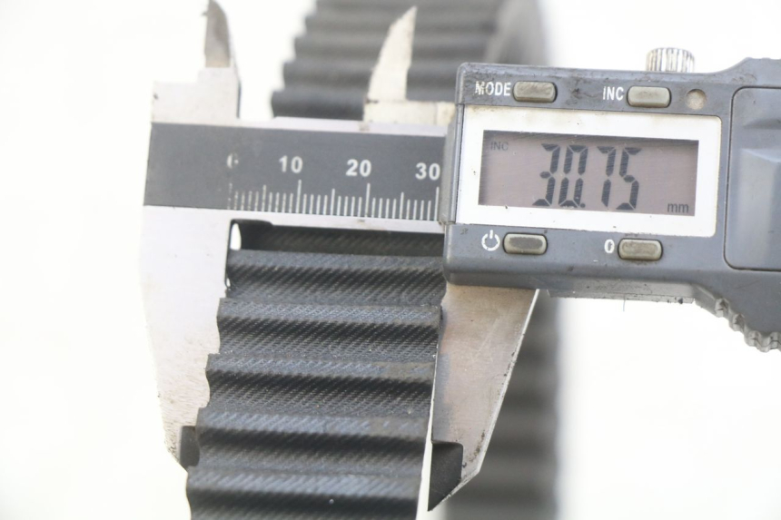 photo de CORREIA GILERA GP 800 (2007 - 2013) - Detalhe da peça