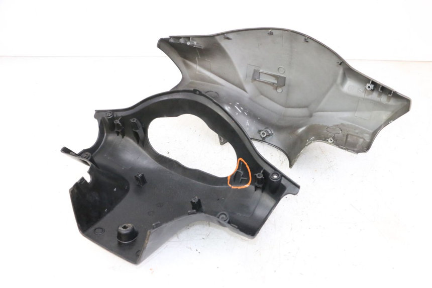 photo de PROTETOR DE GUIDÃO KYMCO AGILITY 4T 50 (2005 - 2018) - Detalhe da peça