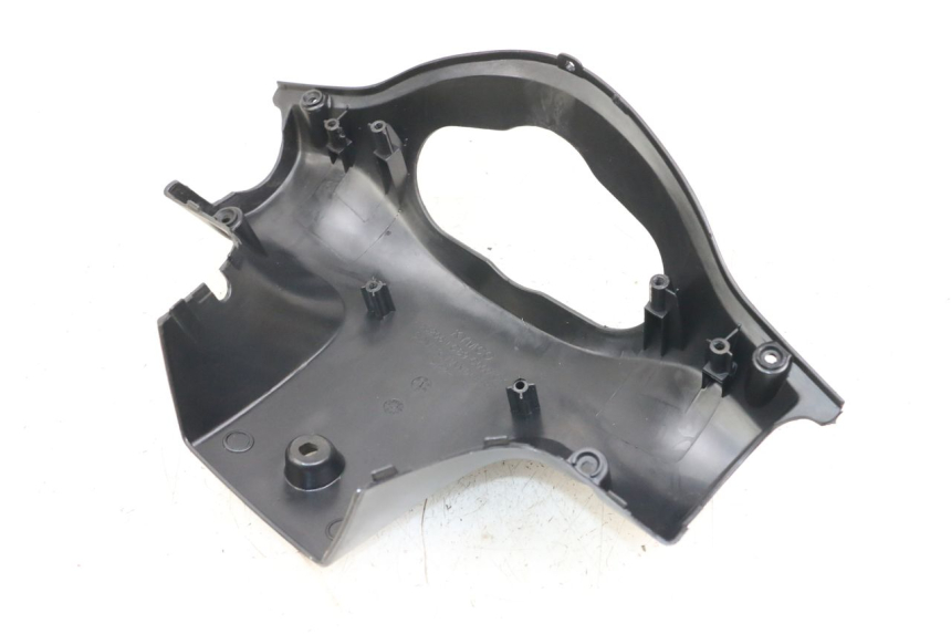 photo de COBERTURA TRASEIRA DO GUIDÃO KYMCO AGILITY 4T 50 (2005 - 2018) - Outro ângulo de visão