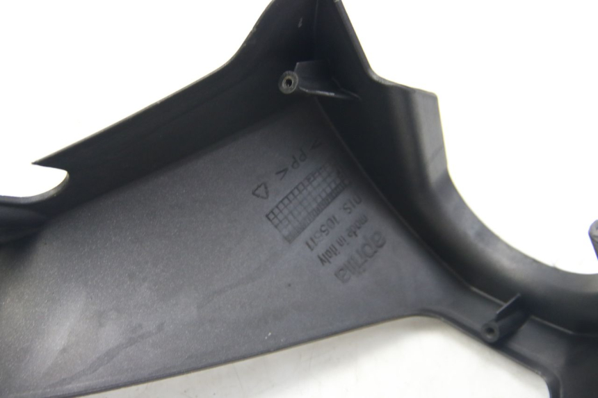 photo de COBERTURA TRASEIRA DO GUIDÃO APRILIA ATLANTIC 500 (2002 - 2003) - Outro ângulo de visão