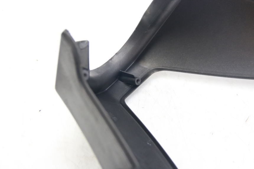 photo de COBERTURA TRASEIRA DO GUIDÃO APRILIA ATLANTIC 500 (2002 - 2003) - Pontos de fixação