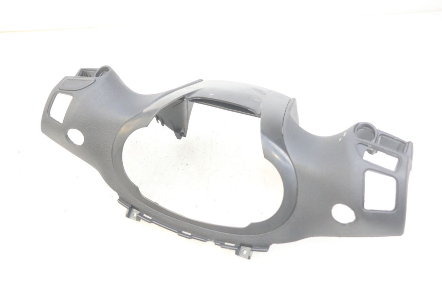 photo de COBERTURA TRASEIRA DO GUIDÃO PIAGGIO BEVERLY 125 (2010 - 2015) - Detalhes característicos