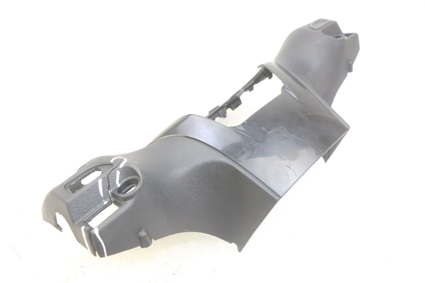 photo de COBERTURA TRASEIRA DO GUIDÃO PIAGGIO BEVERLY 125 (2010 - 2015) - Pontos de fixação