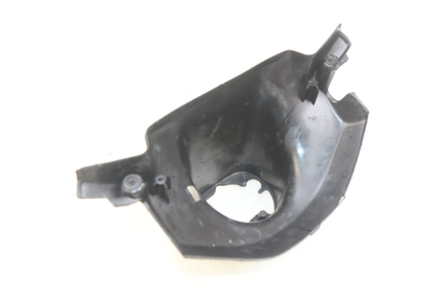 photo de COBERTURA TRASEIRA DO GUIDÃO MBK BOOSTER SPIRIT 50 (1999 - 2003) - Pontos de fixação