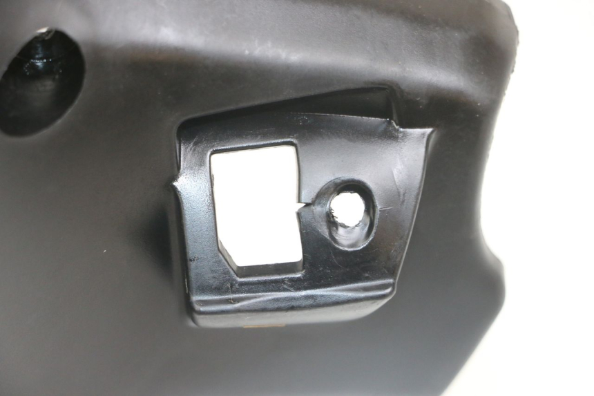 photo de COBERTURA TRASEIRA DO GUIDÃO MBK BOOSTER SPIRIT 50 (2004 - 2017) - Ampliação técnica