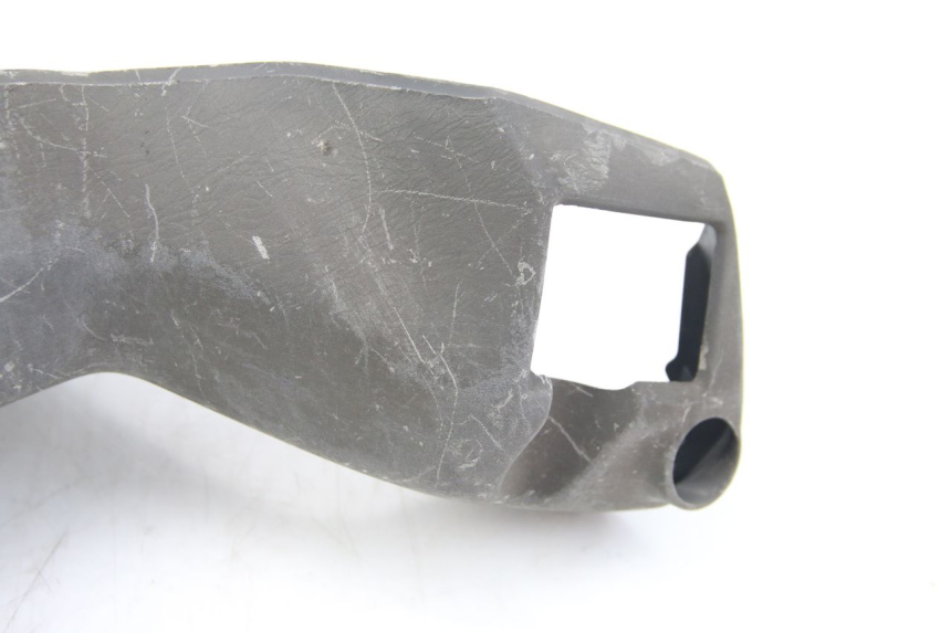 photo de COBERTURA TRASEIRA DO GUIDÃO SUZUKI BURGMAN 125 (2007 - 2014) - Vista do produto