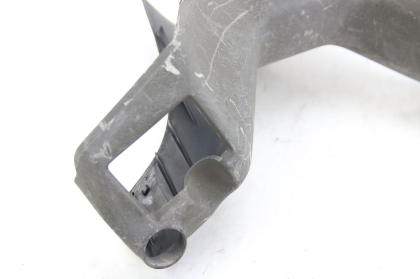 photo de COBERTURA TRASEIRA DO GUIDÃO SUZUKI BURGMAN 125 (2007 - 2014) - Ampliação dos componentes