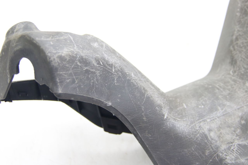 photo de COBERTURA TRASEIRA DO GUIDÃO SUZUKI BURGMAN 125 (2007 - 2014) - Marcações e referências