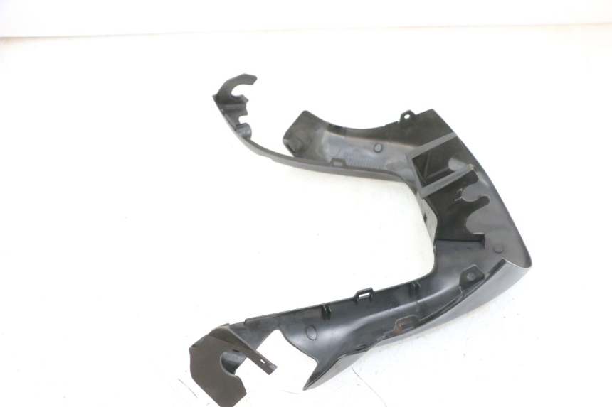 photo de COBERTURA TRASEIRA DO GUIDÃO SUZUKI BURGMAN 650 (2013 - 2020) - Zoom do estado de desgaste