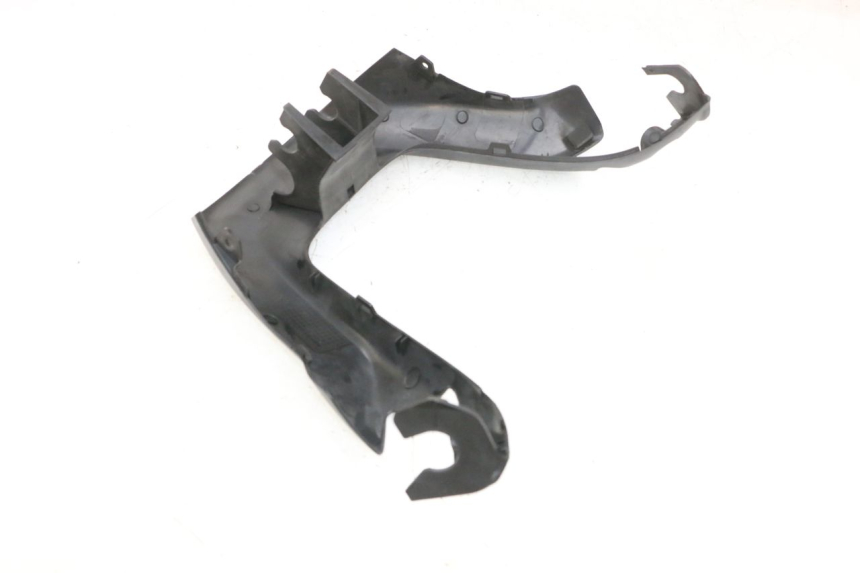 photo de COBERTURA TRASEIRA DO GUIDÃO SUZUKI BURGMAN 650 (2013 - 2020) - Outro ângulo de visão