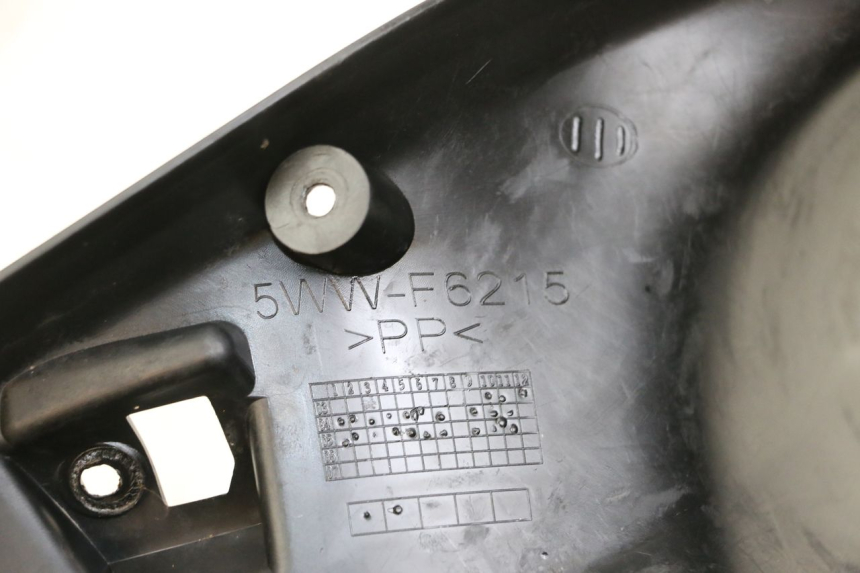 photo de COBERTURA TRASEIRA DO GUIDÃO YAMAHA BW'S 50 (2004 - 2017) - Zoom do estado de desgaste