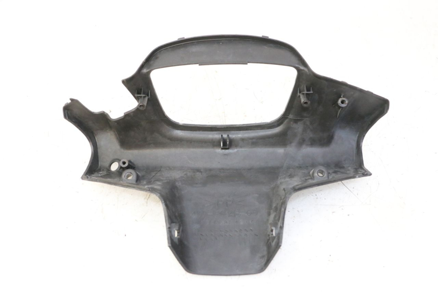 photo de COBERTURA TRASEIRA DO GUIDÃO YAMAHA BW'S 100 (1999 - 2002) - Outro ângulo de visão