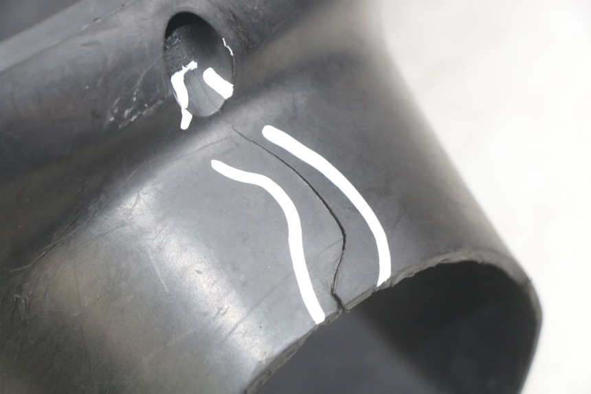 photo de COBERTURA TRASEIRA DO GUIDÃO YAMAHA BW'S EASY 50 (2013 - 2016) - Pontos de fixação