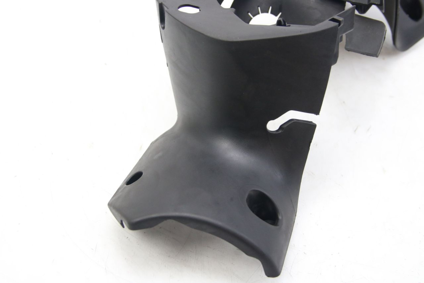 photo de CAPA DE GUIADOR TRASEIRA PEUGEOT CITYSTAR 125 (2011 - 2017) - Ampliação técnica