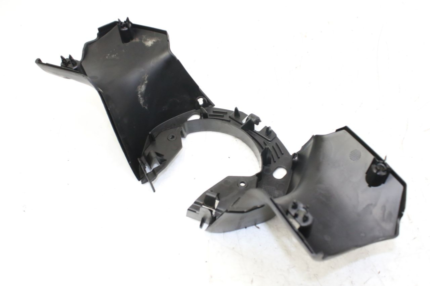 photo de CAPA DE GUIADOR TRASEIRA PEUGEOT CITYSTAR 50 (2013 - 2017) - Pontos de fixação