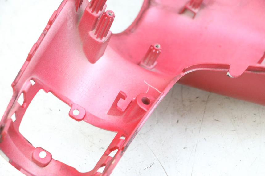 photo de COBERTURA TRASEIRA DO GUIDÃO PEUGEOT DJANGO 4T 50 (2014 - 2019) - Detalhe da peça