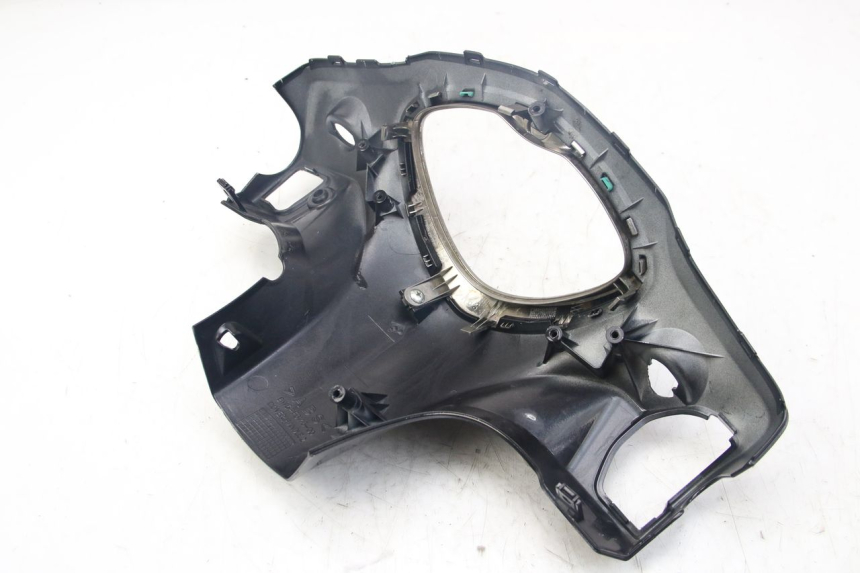 photo de COBERTURA TRASEIRA DO GUIDÃO YAMAHA D'ELIGHT DELIGHT 125 (2017 - 2020) - Detalhes característicos
