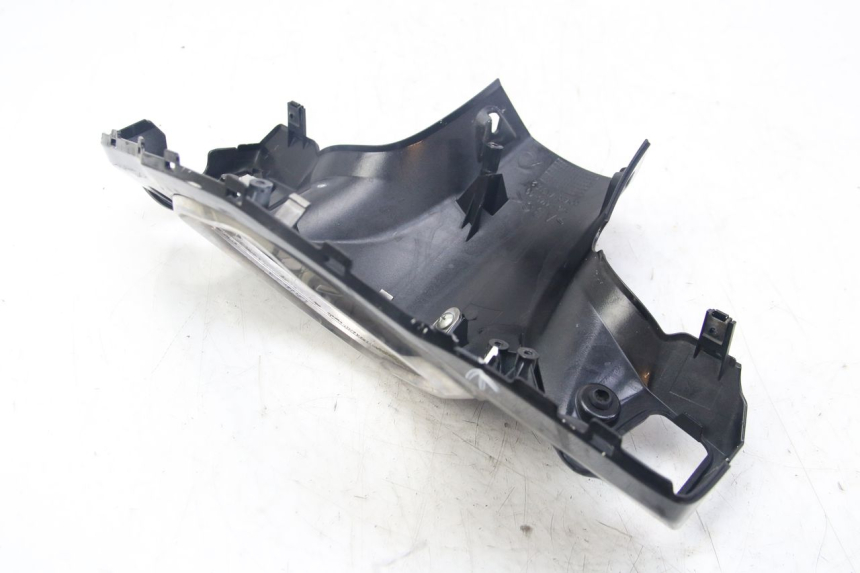photo de COBERTURA TRASEIRA DO GUIDÃO YAMAHA D'ELIGHT DELIGHT 125 (2017 - 2020) - Marcações e referências