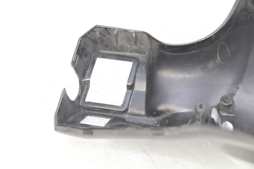 photo de COBERTURA TRASEIRA DO GUIDÃO YAMAHA D'ELIGHT DELIGHT 115 (2013 - 2017) - Outro ângulo de visão