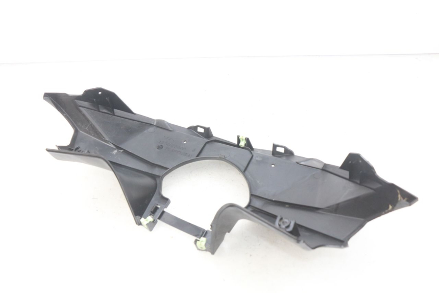 photo de COBERTURA TRASEIRA DO GUIDÃO PEUGEOT GEOPOLIS 400 (2007 - 2013) - Outro ângulo de visão