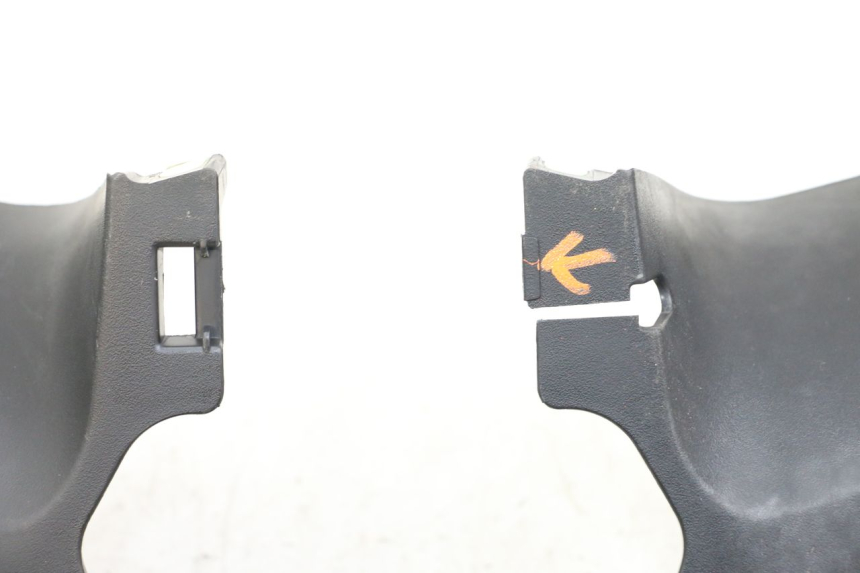 photo de COBERTURA TRASEIRA DO GUIDÃO PEUGEOT GEOPOLIS RS 125 (2007 - 2009) - Detalhe da peça