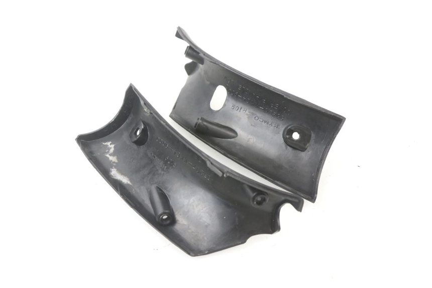 photo de COBERTURA TRASEIRA DO GUIDÃO KYMCO GRAND DINK 250 (2002 - 2007) - Ampliação técnica