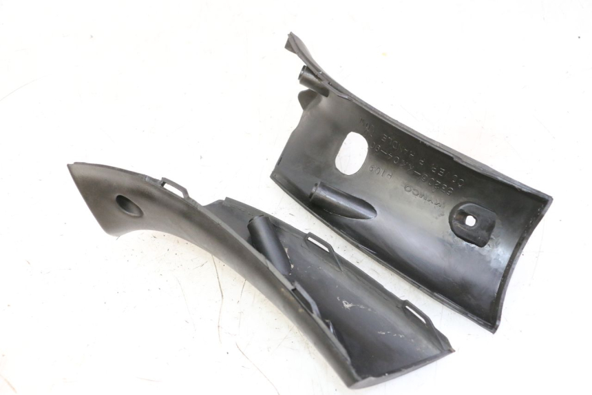 photo de COBERTURA TRASEIRA DO GUIDÃO KYMCO GRAND DINK 125 (2008 - 2014) - Zoom do estado de desgaste