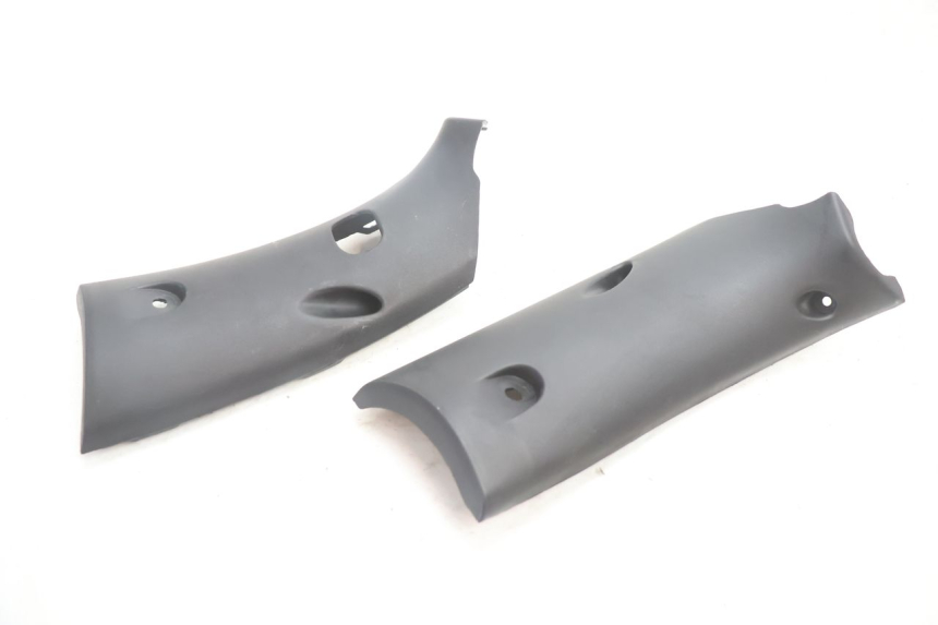 photo de COBERTURA TRASEIRA DO GUIDÃO KYMCO GRAND DINK 125 (2008 - 2014) - Outro ângulo de visão